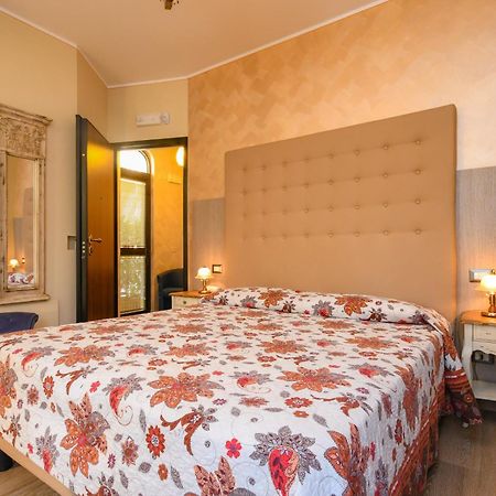 Appartamenti America Sirmione Kültér fotó